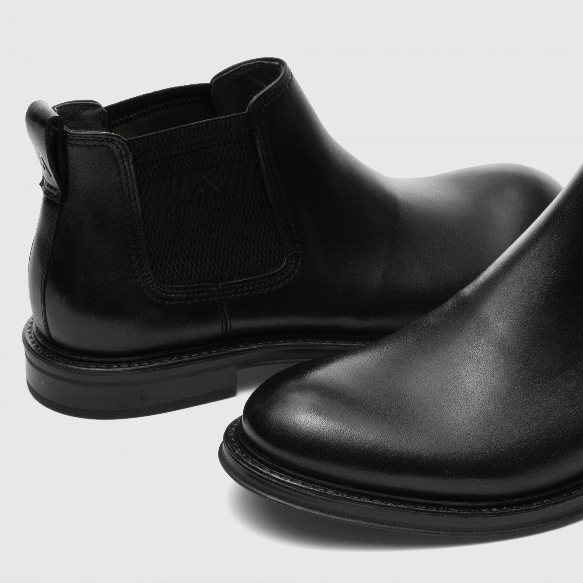 Ambitious Luke Chelsea Boots Black