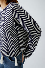 Load image into Gallery viewer, Oui Jumper with Fringing Navy
