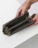 Load image into Gallery viewer, Khaki Murtle Tassel Purse
