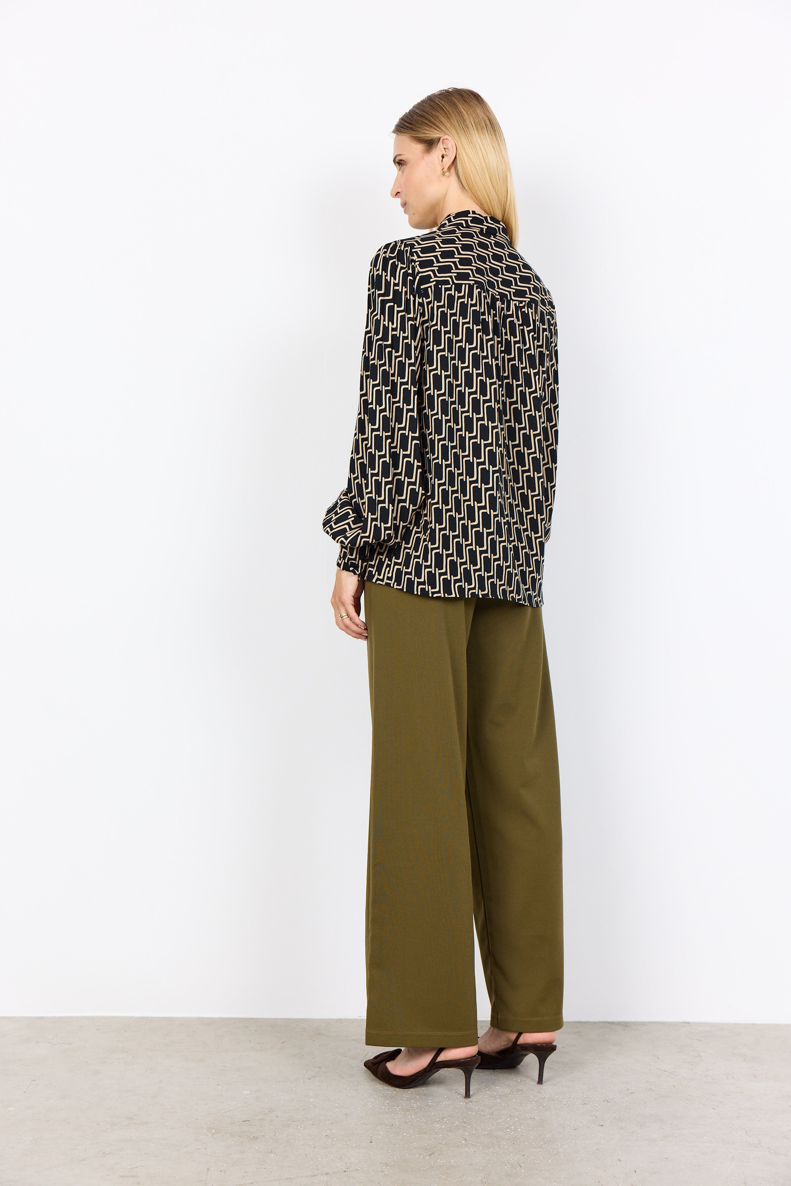 Black Chain Pattern Shirt