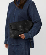 Load image into Gallery viewer, Black Requiel Clutch Bag -BLACK
