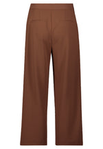 Load image into Gallery viewer, Camel 3/4 Trousers
