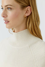 Load image into Gallery viewer, Off White Raglan Style Pullover
