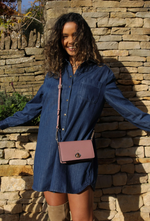 Load image into Gallery viewer, Pink Eloise Phone Bag
