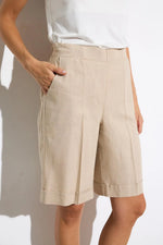 Load image into Gallery viewer, Beige Dafne Shorts
