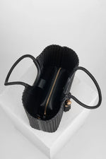 Load image into Gallery viewer, Black Tote Lillie Bag
