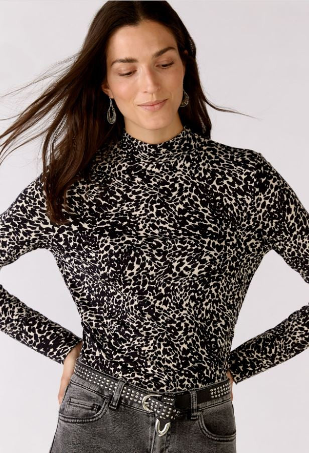 Oui Printed Black Roll Neck